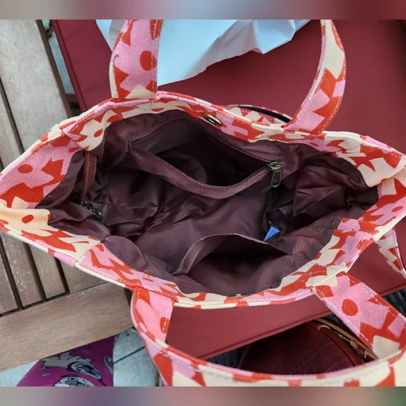 Maika Mini Tote in Pink Red & White Geometric Flowers EUC - Picture 2 of 5